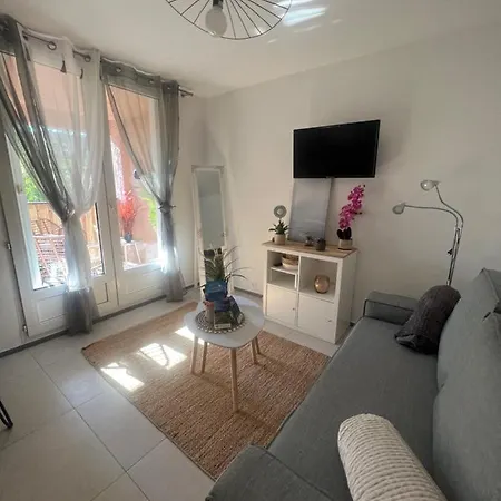 Pied Dans L'eau Apartment