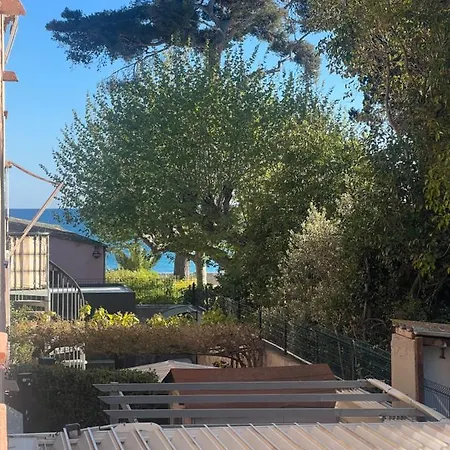 Pied Dans L'eau Apartment